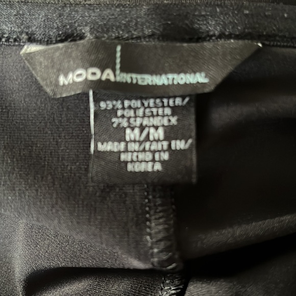 Black halter gown; has two very long scarf-like sashes that wrap around. - Picture 4 of 4